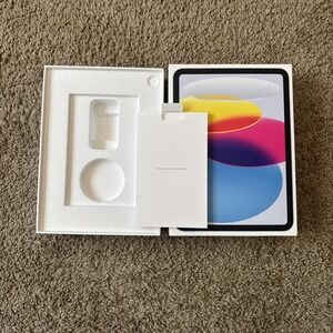 iPad 11th generation Silver 128 GB A3354 (A16) Wifi 2025 Model *Empty Box Only*